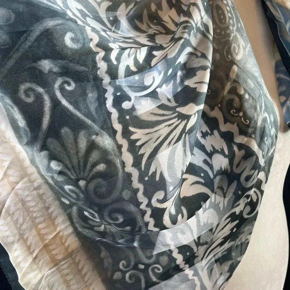 Stunning shawl/scarf